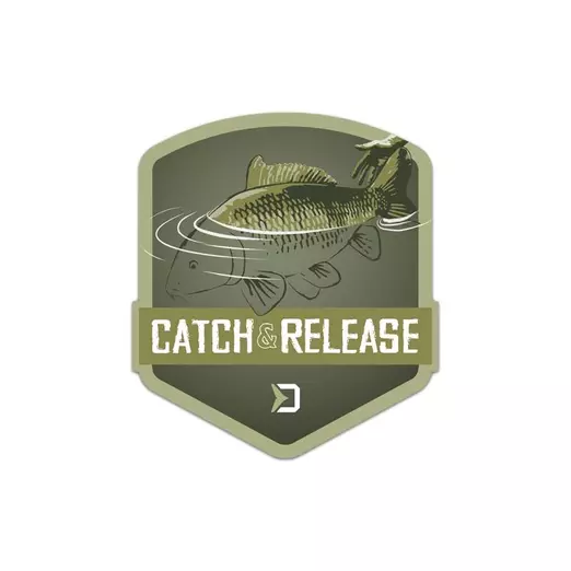 Delphin Catch and release 9x8cm öntapadó matrica
